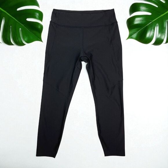 Outdoor Voices 3/4 Crop Compression Leggings in Black - M | Medium - Picture 4 of 10